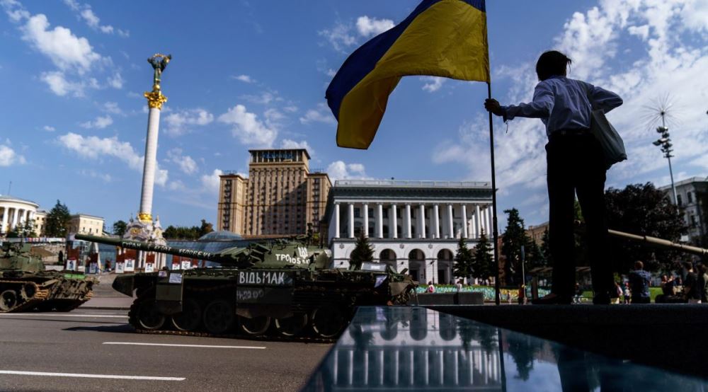 Mes pushtimit rus, Ukraina feston sot Pavaresine nga Bashkimi Sovjetik